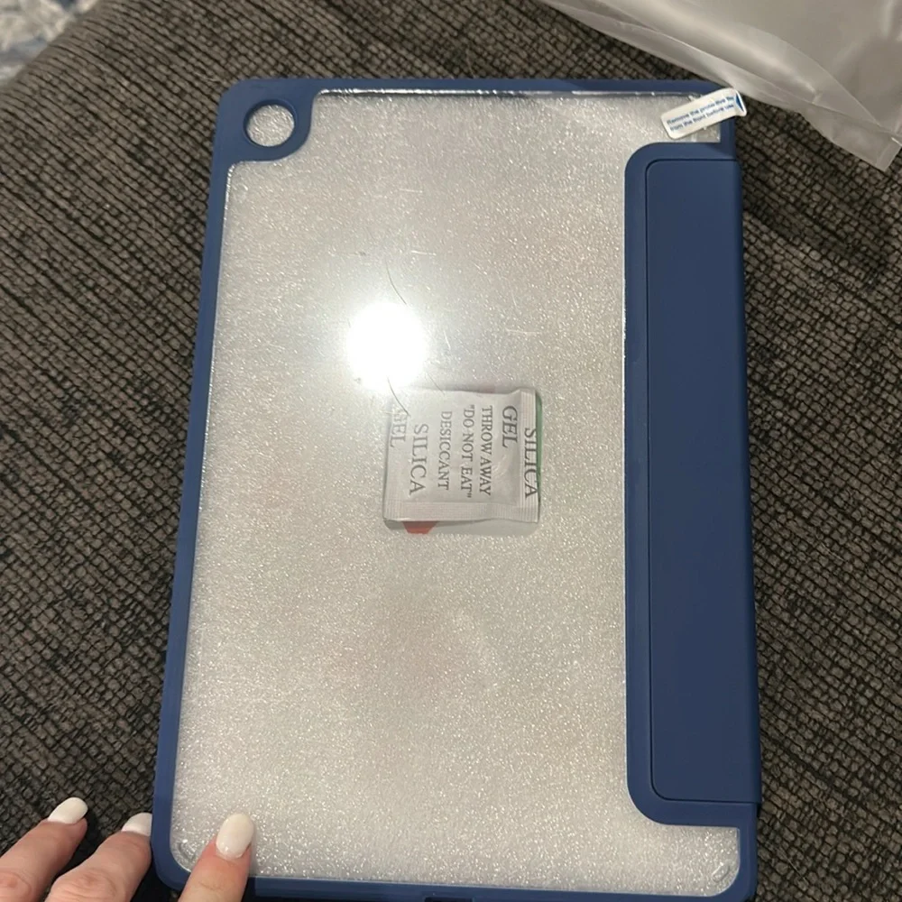 NWT hybrid clear case for galaxy tablet A9+ - navy